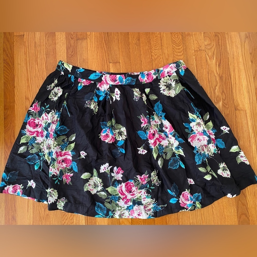 Yours Floral Plus Size Cotton Mini Skirt Size UK 34/36 Black Floral Print